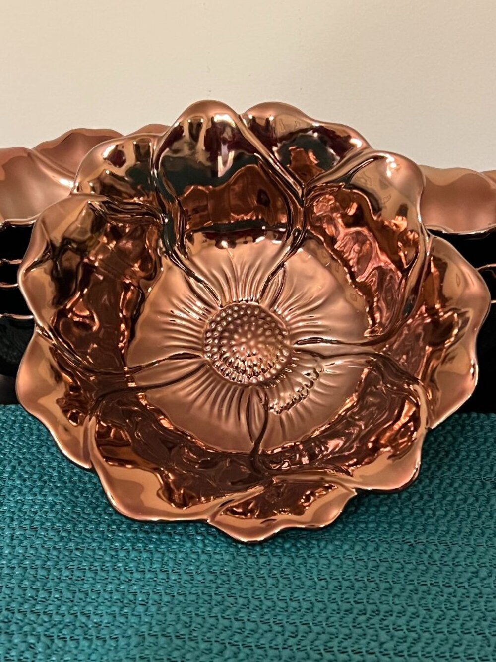 Set of 8 Cerametale Ambiance Figural Magnolia Dessert Bowls